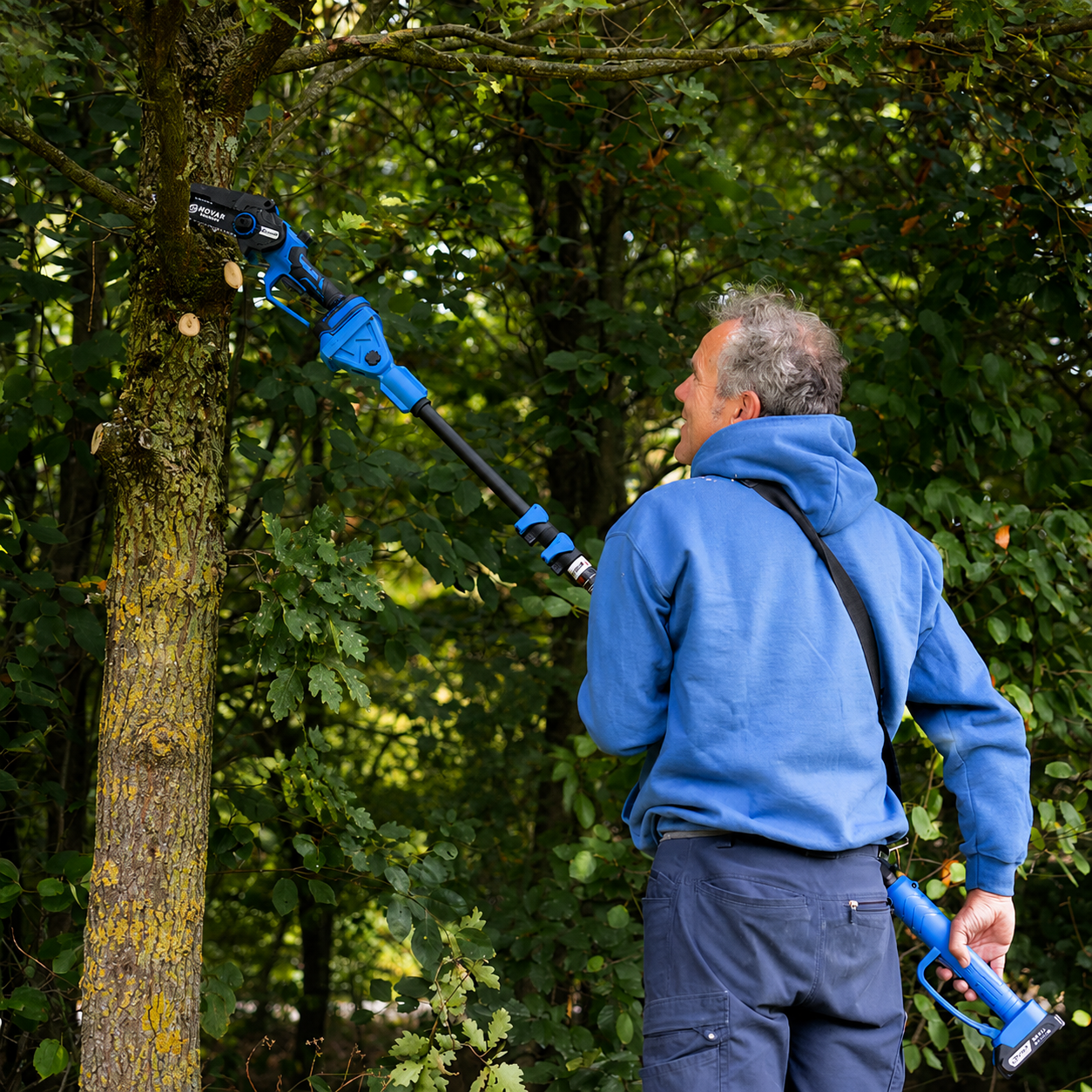 NOVAR™︎ Mini Chainsaw & Telescopic Pole + 2 FREE BATTERIES
